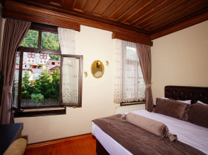 Otel Tahir Aga Konagi