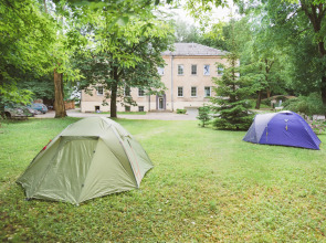 Downtown Forest Hostel & Camping