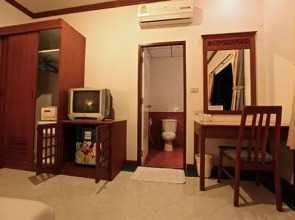 Отель Sea Front Home