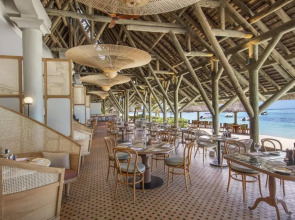 Paradis Beachcomber Golf Resort & Spa