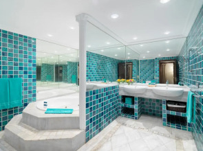 Regency Country Club, Apartments Suites