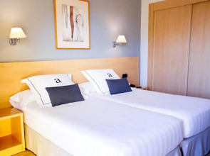 Отель Almirante 