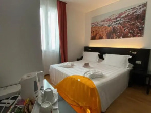 Отель Card International