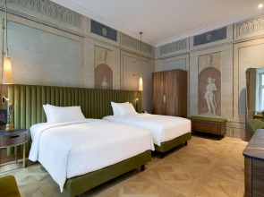 Hotel Saski Krakow, Curio Collection by Hilton