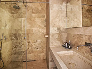 Отель Golden Crown