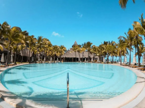 Paradis Beachcomber Golf Resort & Spa