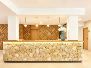 Отель Universal Castell Royal