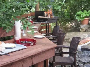 Chernoe More Guest House