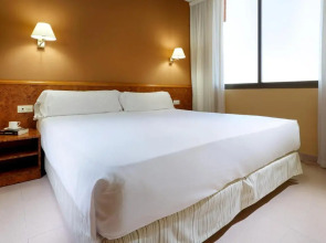 Отель Hesperia Sant Joan