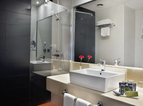 Отель Chamartin The One