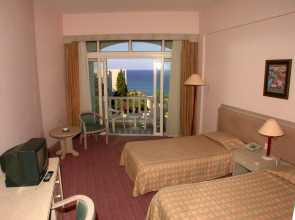 Denizkizi & Denizkizi Royal Hotel