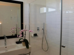 Отель Almirante 