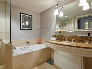 Отель Four Seasons Prague