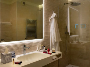 Отель Aemilia Bologna