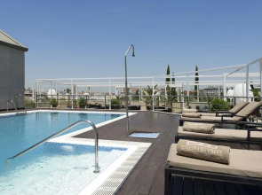 Отель Sevilla Center