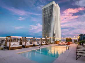 Отель Canopy by Hilton Madrid Castellana