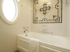 Tokyo Disneyland Hotel