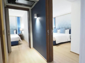 The Quarter Phromphong by UHG