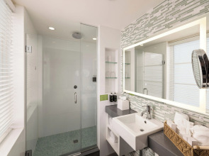 The Palms Hotel & Spa