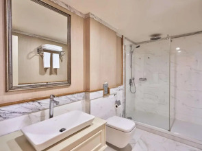 Rixos Downtown Antalya All Inclusive - The Land of Legends Access