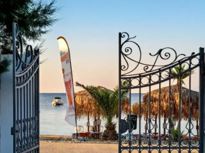 The Grove Seaside Hotel