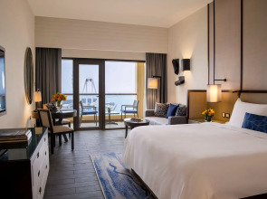 Amwaj Rotana, Jumeirah Beach