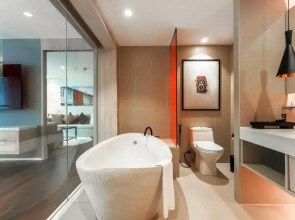 Отель Radisson RED Phuket Patong Beach