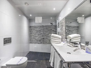 Отель Ronda Lesseps