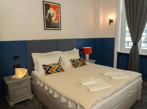 Introvert Maria Luisa