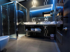 Отель Divina Luxury