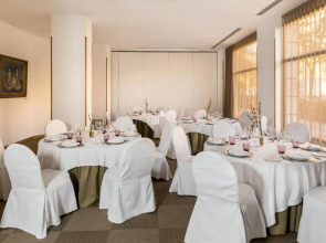 Hotel Acta Piramides