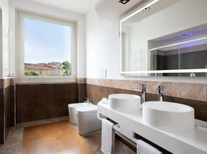 Sina Villa Medici, Autograph Collection