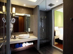 Graceland Khaolak Beach Resort