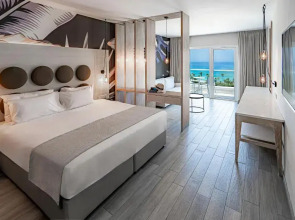 Vangelis Hotel & Suites