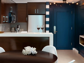 Solé Miami, A Noble House Resort