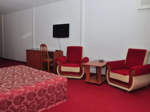 Отель «Яхт-клуб»