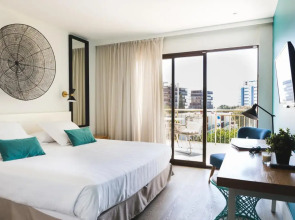 Отель Almirante 