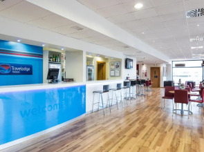 Отель Travelodge Barcelona Fira