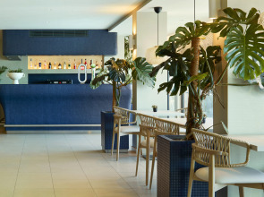 Отель Dom Jose Beach Hotel