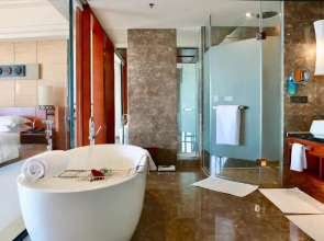 Pullman Oceanview Sanya Bay Resort & Spa