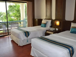 Phi Phi Island Cabana Hotel