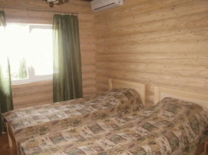Derevyannyij Srub Guest House