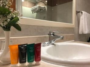 Hotel Al Madinah Holiday