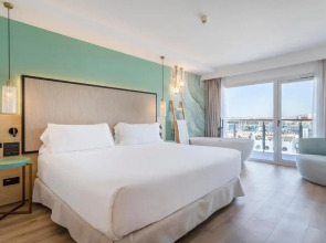 Отель Suites del Mar By Melia