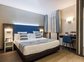 Отель Ronda Lesseps