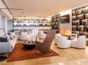 Отель Ilunion Malaga