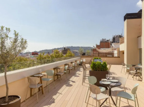 Naitly Ronda Sant Antoni Barcelona