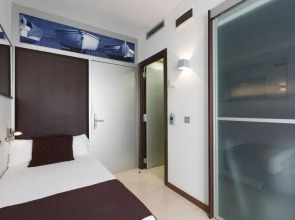 Отель URH Excelsior