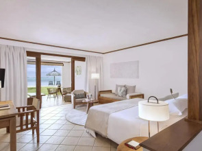 Paradis Beachcomber Golf Resort & Spa