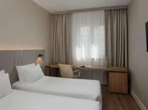 Отель NH Trieste